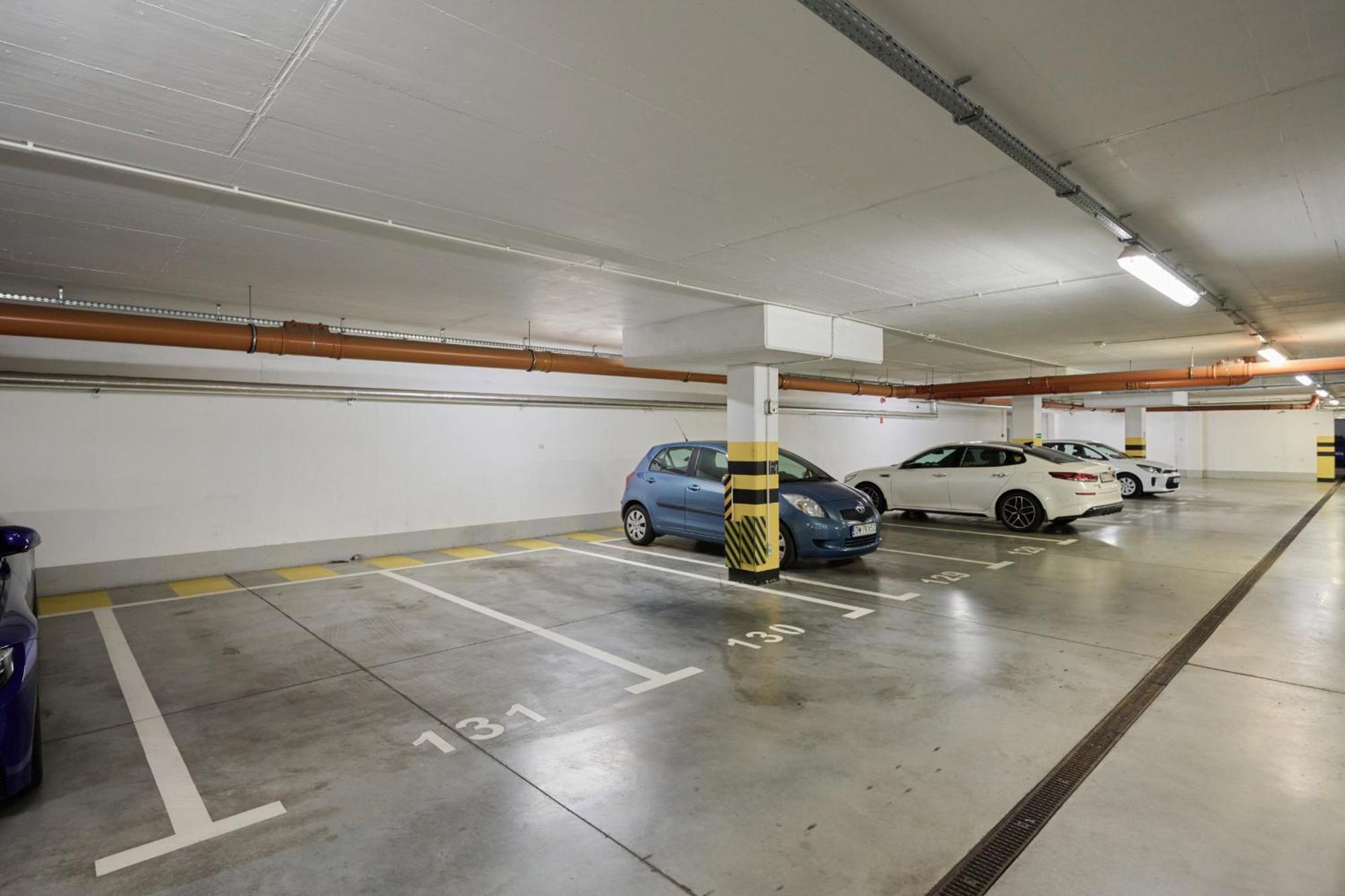 Drzewieckiego With Parking By Renters Apartment *